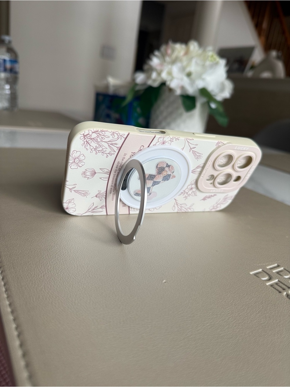 Magnetic iPhone 16 pro case - Picture 6 of 6